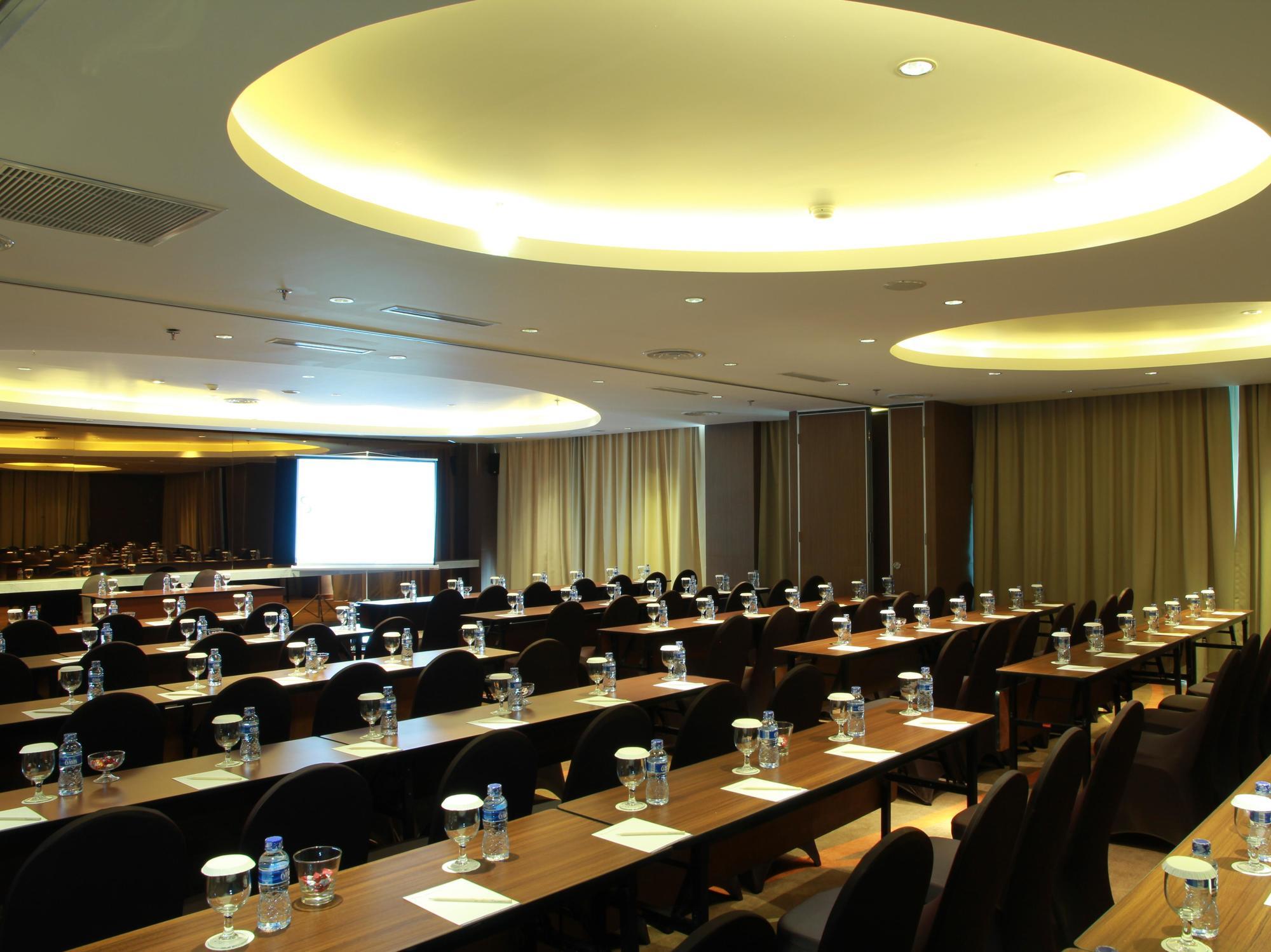Soll Marina Hotel Serpong Ngoại thất bức ảnh